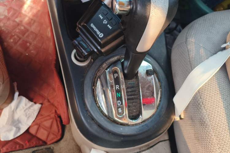 Used Lifan Auto 320 2012 Champion Edition 1.3L CVT Flagship Model Gear Lever