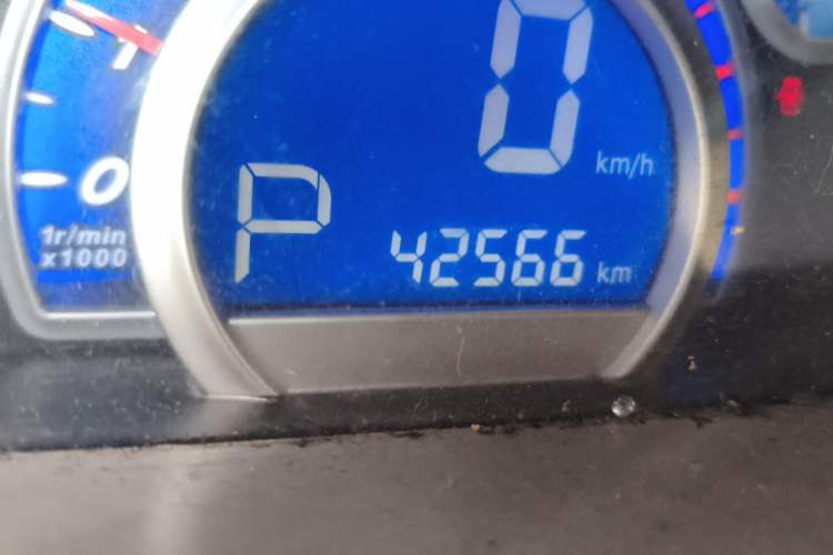 Used Lifan Auto 320 2012 Champion Edition 1.3L CVT Flagship Model Odometer Close Up