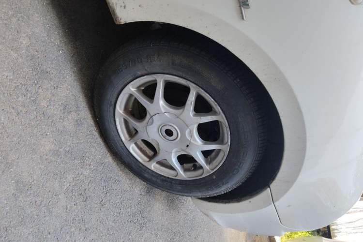 Used Lifan Auto 320 2012 Champion Edition 1.3L Manual Cool Leap Model Right Front Wheel Hub