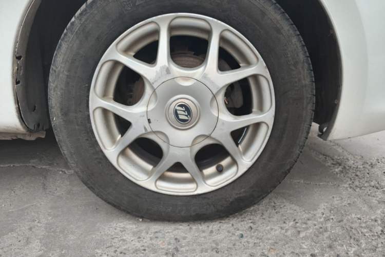 Used Lifan Auto 320 2012 Champion Edition 1.3L Manual Cool Leap Model Right Front Wheel Hub