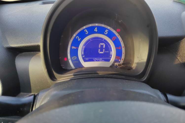 Used Lifan Auto 330 2014 1.3L Manual Comfort Version Odometer Close Up