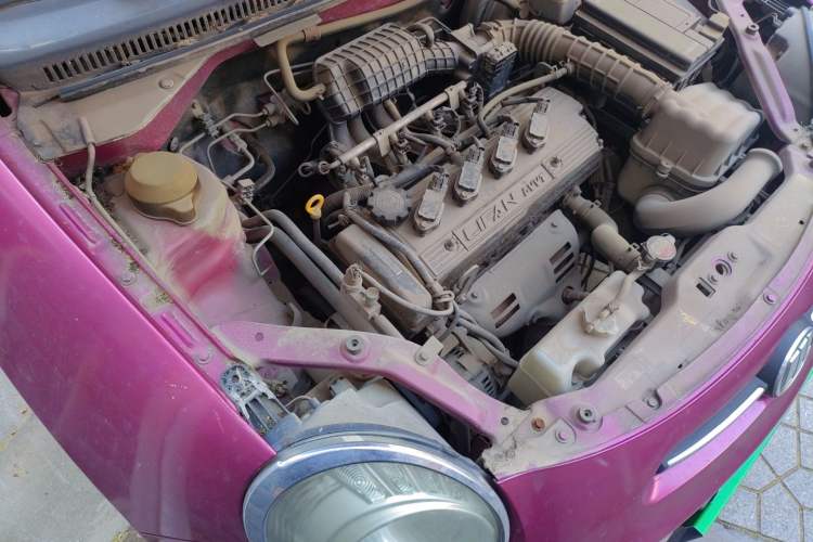 Used Lifan Auto 330 2014 1.3L Manual Standard Edition Engine Bay Right