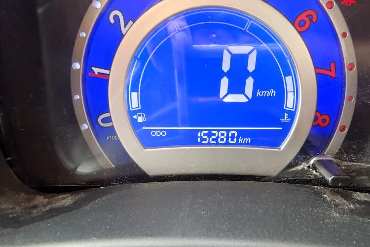 Used Lifan Auto 330 2014 1.3L Manual Comfort Version Odometer Close Up