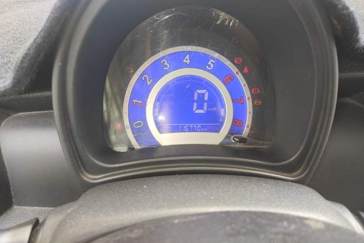 Used Lifan Auto 330 2014 1.3L Manual Comfort Version Odometer Close Up