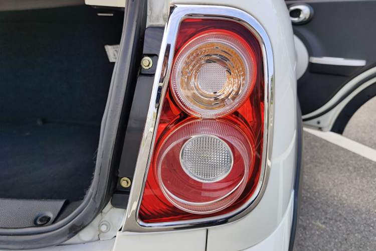 Used Lifan Auto 330 2014 1.3L Manual Comfort Version Right Rear Taillight