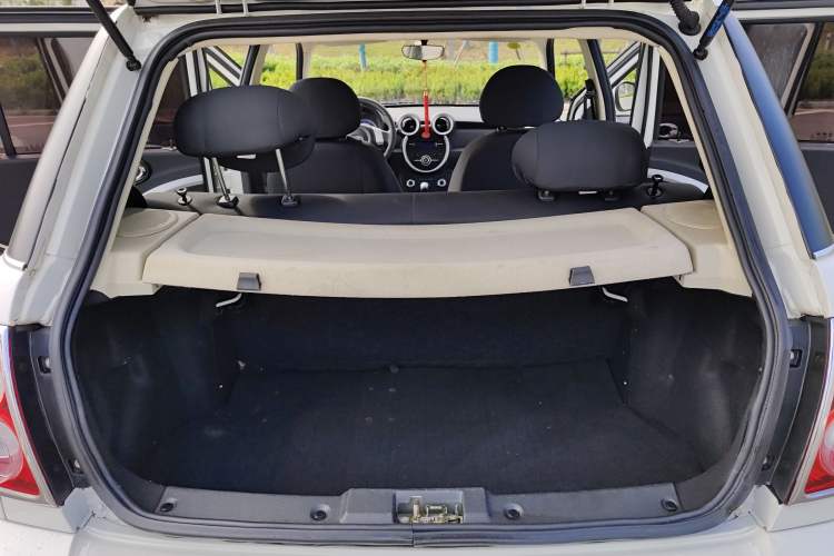 Used Lifan Auto 330 2014 1.3L Manual Comfort Version Trunk