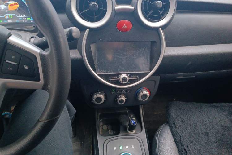 Used Lifan Auto 330EV 2017 C-Style Enjoyment Edition Audio And AC Panel