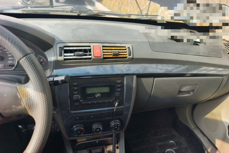 Used Lifan Auto 520 2011 520 Navigation Edition 1.3L Comfort Version Audio And AC Panel