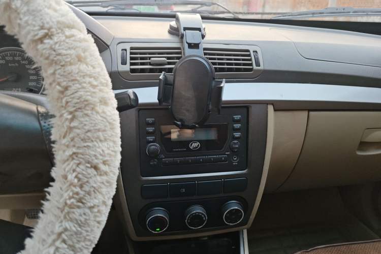 Used Lifan Auto 520 2011 520i 1.3L Comfort Model Audio And AC Panel