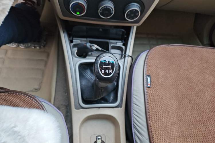 Used Lifan Auto 520 2011 520i 1.3L Comfort Model Gear Lever