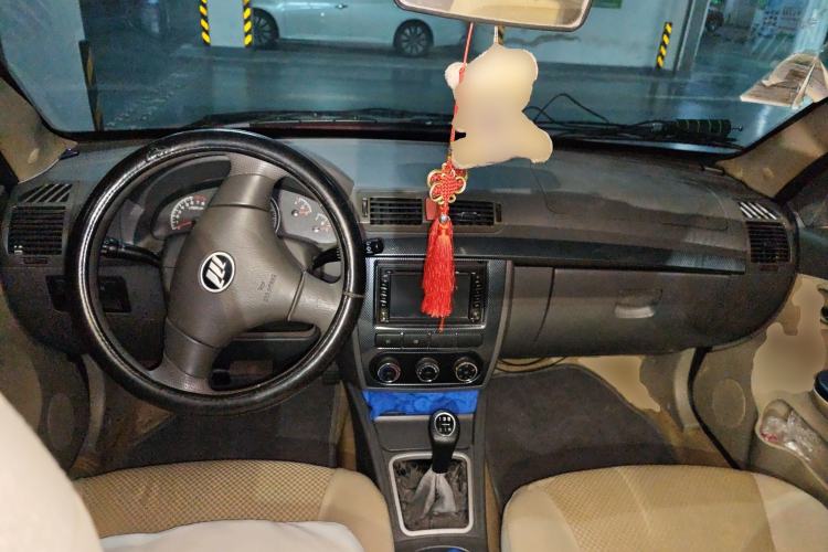 Used Lifan Auto 520 2011 520 Navigation Edition 1.3L Practical Model Center Console