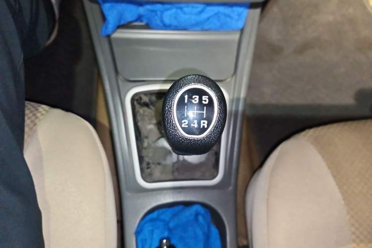 Used Lifan Auto 520 2011 520 Navigation Edition 1.3L Practical Model Gear Lever