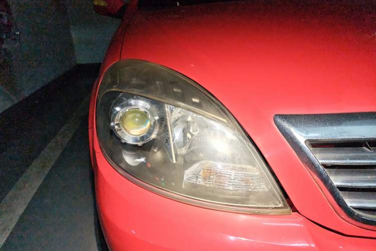 Used Lifan Auto 520 2011 520 Navigation Edition 1.3L Practical Model Right Front Headlight