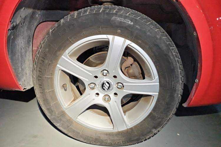 Used Lifan Auto 520 2011 520 Navigation Edition 1.3L Practical Model Right Front Wheel Hub