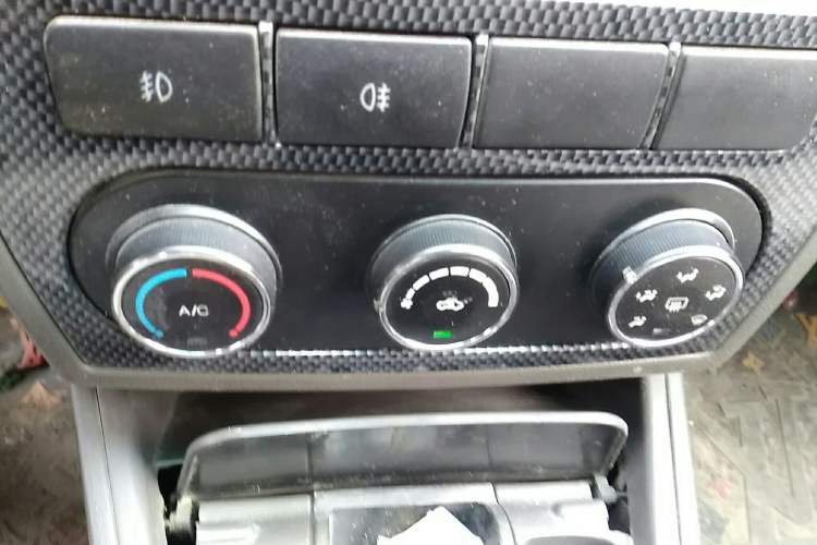 Used Lifan Auto 520 2011 520 Navigation Edition 1.3L Comfort Version AC Panel