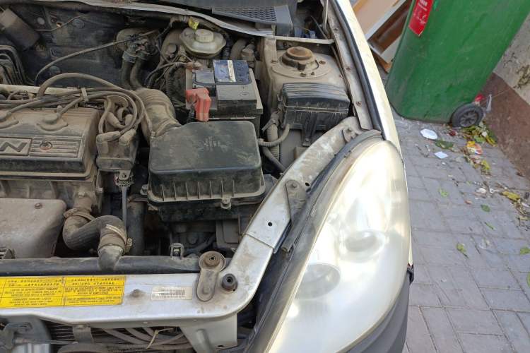 Used Lifan Auto 520 2011 520i 1.3L Comfort Model Engine Bay Left