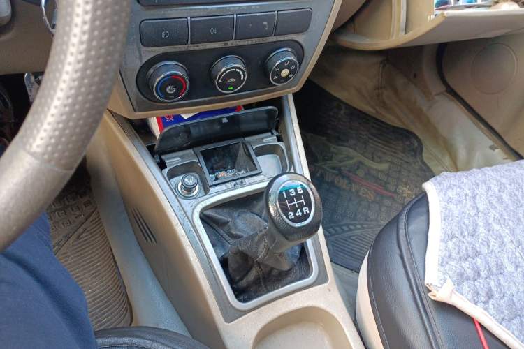 Used Lifan Auto 520 2011 520i 1.3L Comfort Model Gear Lever