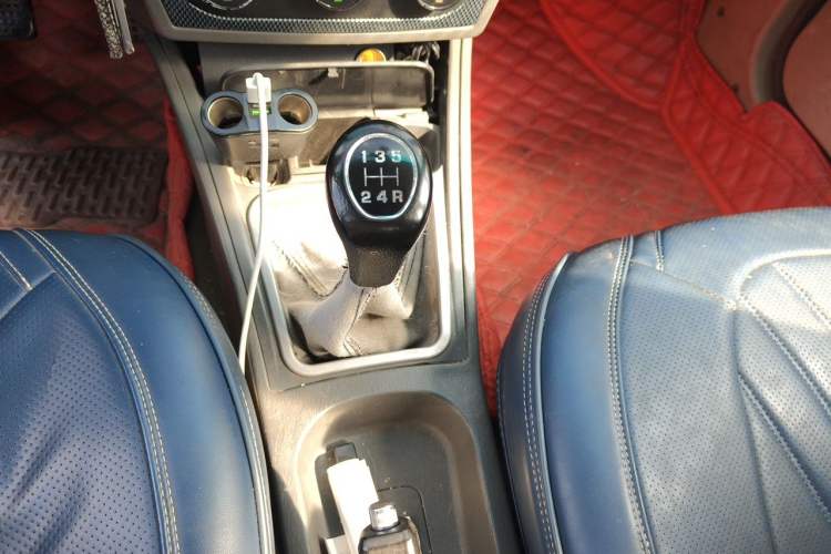 Used Lifan Auto 520 2011 520 Navigation Edition 1.3L Practical Model Gear Lever