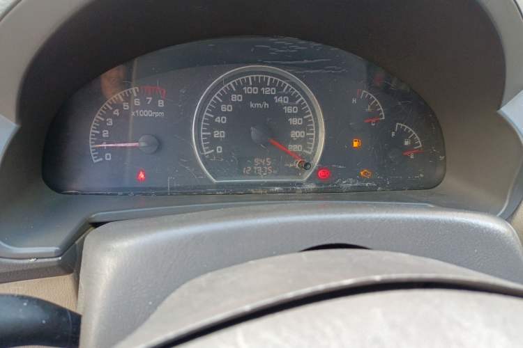 Used Lifan Auto 520 2011 520i 1.3L Comfort Model Odometer Close Up