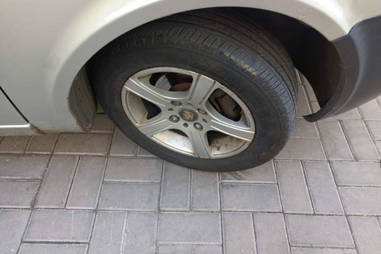 Used Lifan Auto 520 2011 520i 1.3L Comfort Model Right Front Wheel Hub