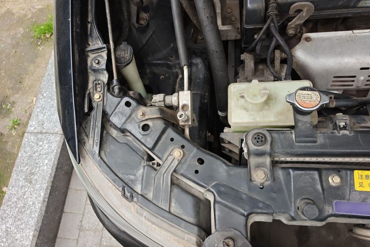 Used Lifan Auto 620 2010 Platinum Edition 1.5L Manual Premium Model Engine Bay Right