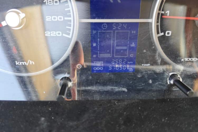 Used Lifan Auto 620 2010 Platinum Edition 1.5L Manual Premium Model Odometer Close Up
