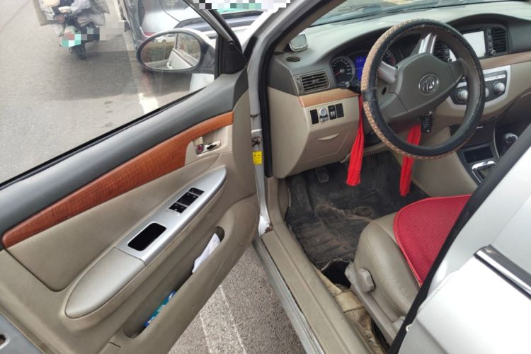 Used Lifan Auto 620 2010 Platinum Edition 1.5L Manual Premium Model Driver Seat