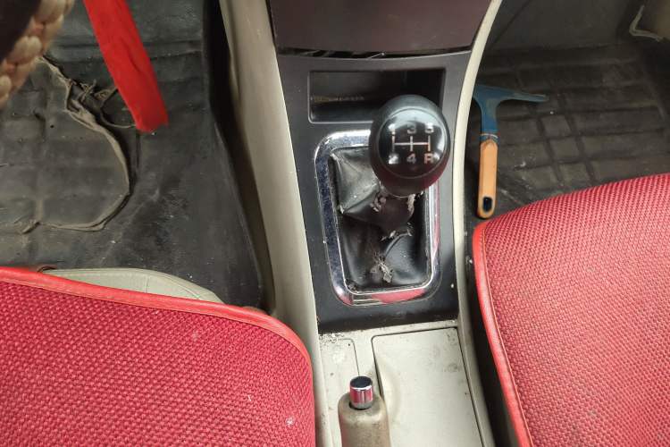 Used Lifan Auto 620 2010 Platinum Edition 1.5L Manual Premium Model Gear Lever