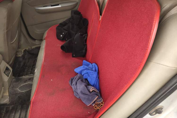 Used Lifan Auto 620 2010 Platinum Edition 1.5L Manual Premium Model Left Rear Seat