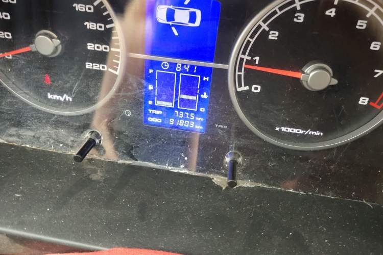 Used Lifan Auto 620 2010 Platinum Edition 1.5L Manual Premium Model Odometer Close Up