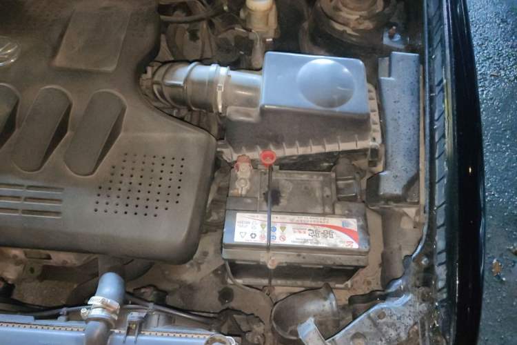 Used Lifan Auto 620 2011 Snow Edition 1.5L Manual Elite Model Engine Bay Left