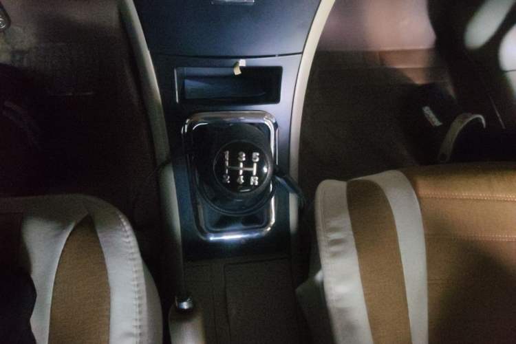 Used Lifan Auto 620 2011 Snow Edition 1.5L Manual Elite Model Gear Lever
