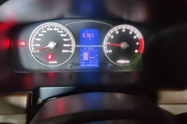 Used Lifan Auto 620 2011 Snow Edition 1.5L Manual Elite Model Odometer Close Up
