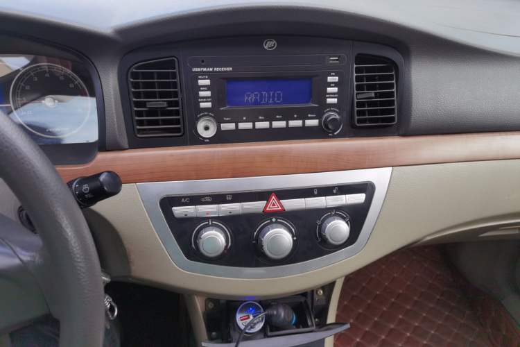 Used Lifan Auto 620 2012 1.5L Manual Comfort Type A Audio And AC Panel