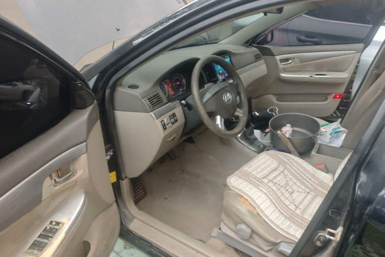 Used Lifan Auto 620 2012 1.5L Manual Standard Edition Driver Seat