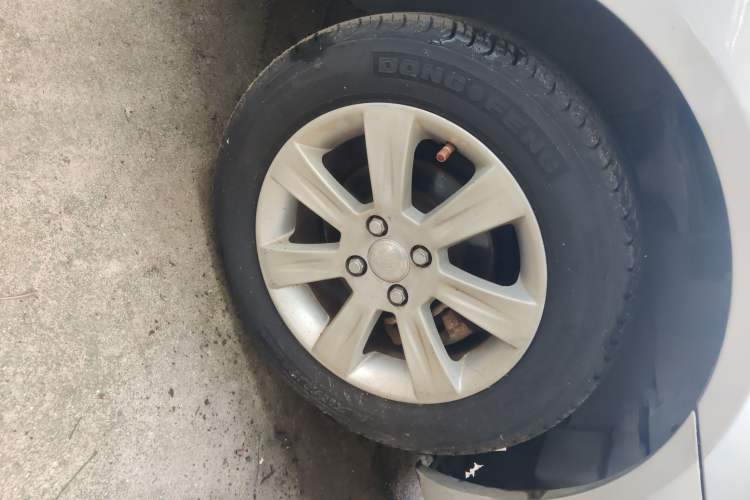 Used Lifan Auto 620 2012 1.5L Manual Comfort Type B Right Front Wheel Hub