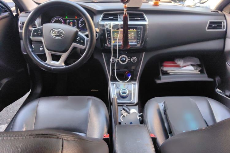 Used Lifan Auto 650EV 2018 Luxury Model Center Console