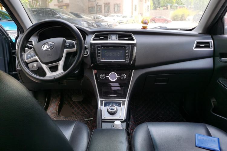 Used Lifan Auto 650EV 2018 Luxury Model Center Console