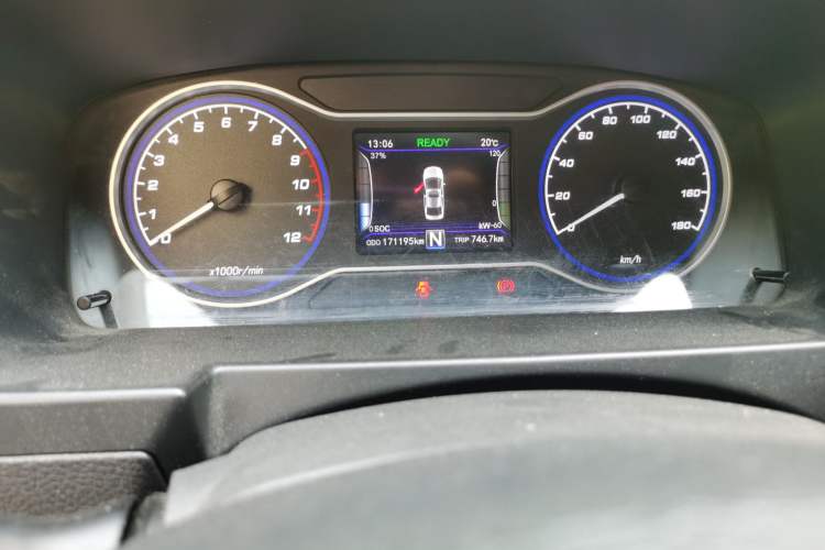 Used Lifan Auto 650EV 2018 Luxury Model Odometer Close Up