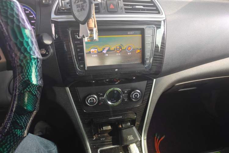 Used Lifan Auto 650EV 2018 Luxury Model Audio And AC Panel