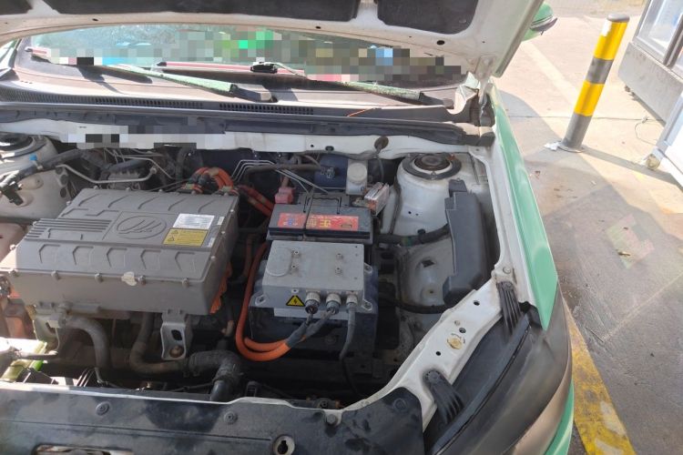 Used Lifan Auto 650EV 2018 Luxury Model Engine Bay Left
