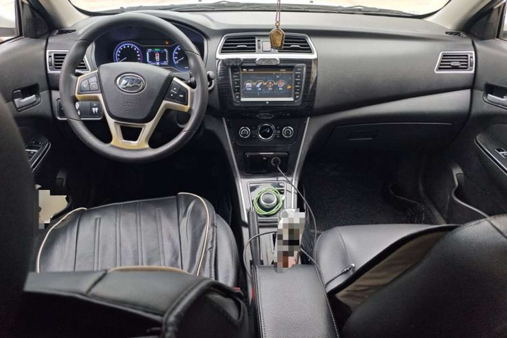Used Lifan Auto 650EV 2018 Comfort Model Center Console