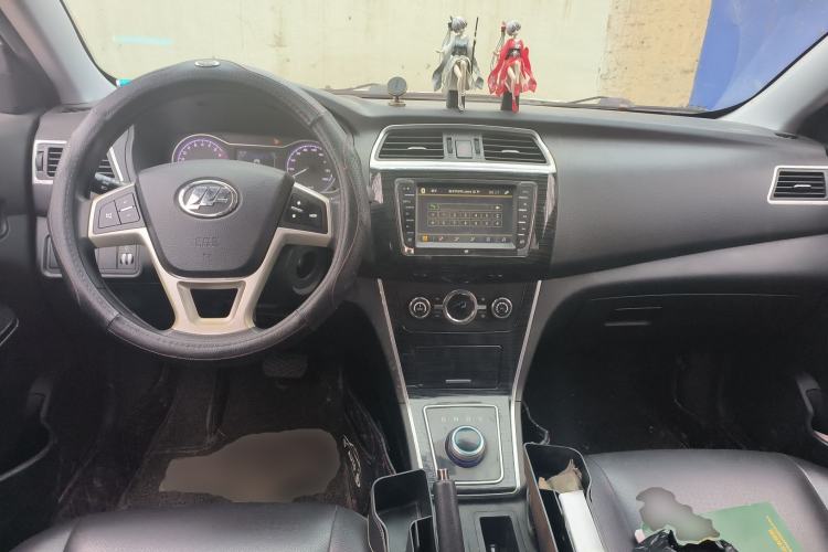 Used Lifan Auto 650EV 2018 Comfort Model Center Console