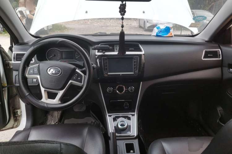 Used Lifan Auto 650EV 2018 Luxury Model Center Console