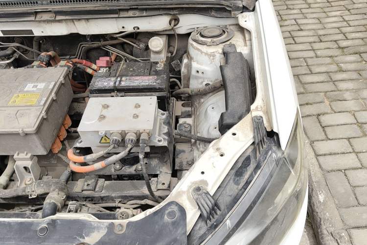 Used Lifan Auto 650EV 2018 Luxury Model Engine Bay Left