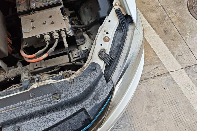 Used Lifan Auto 650EV 2018 Comfort Model Engine Bay Left