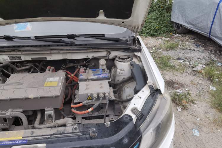 Used Lifan Auto 650EV 2018 Luxury Model Engine Bay Left
