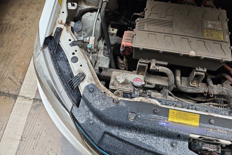 Used Lifan Auto 650EV 2018 Comfort Model Engine Bay Right