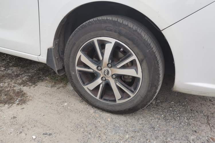 Used Lifan Auto 650EV 2018 Luxury Model Right Front Wheel Hub