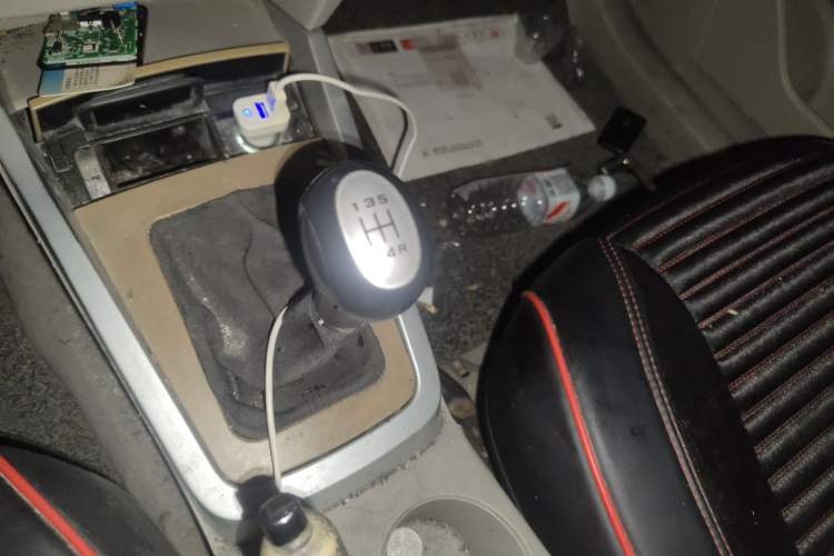 Used Lifan Auto 720 2013 1.8L Luxury EX Model Gear Lever